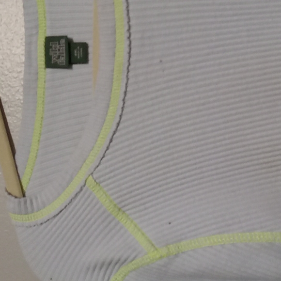 Wild Fable XXL light weight sweater, light blue coloring with neon green stitch. - Picture 3 of 4